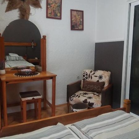 Apartman Breza Ruma Exterior photo